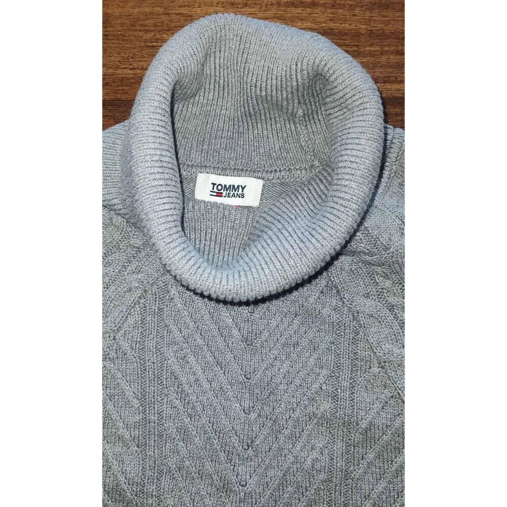 Tommy Jeans women's cable-knit Chevron turtleneck sweater Gray Size Small